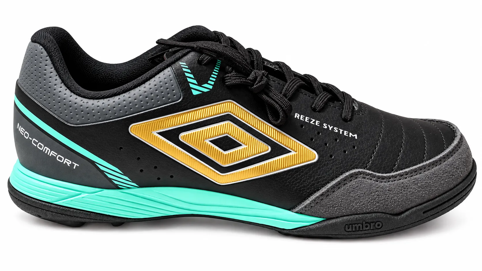ênis Umbro-Society-Neo-Comfort preto em perfil lateral, com logotipo dourado, detalhes verde-turquesa e acabamento esportivo sobre fundo branco.